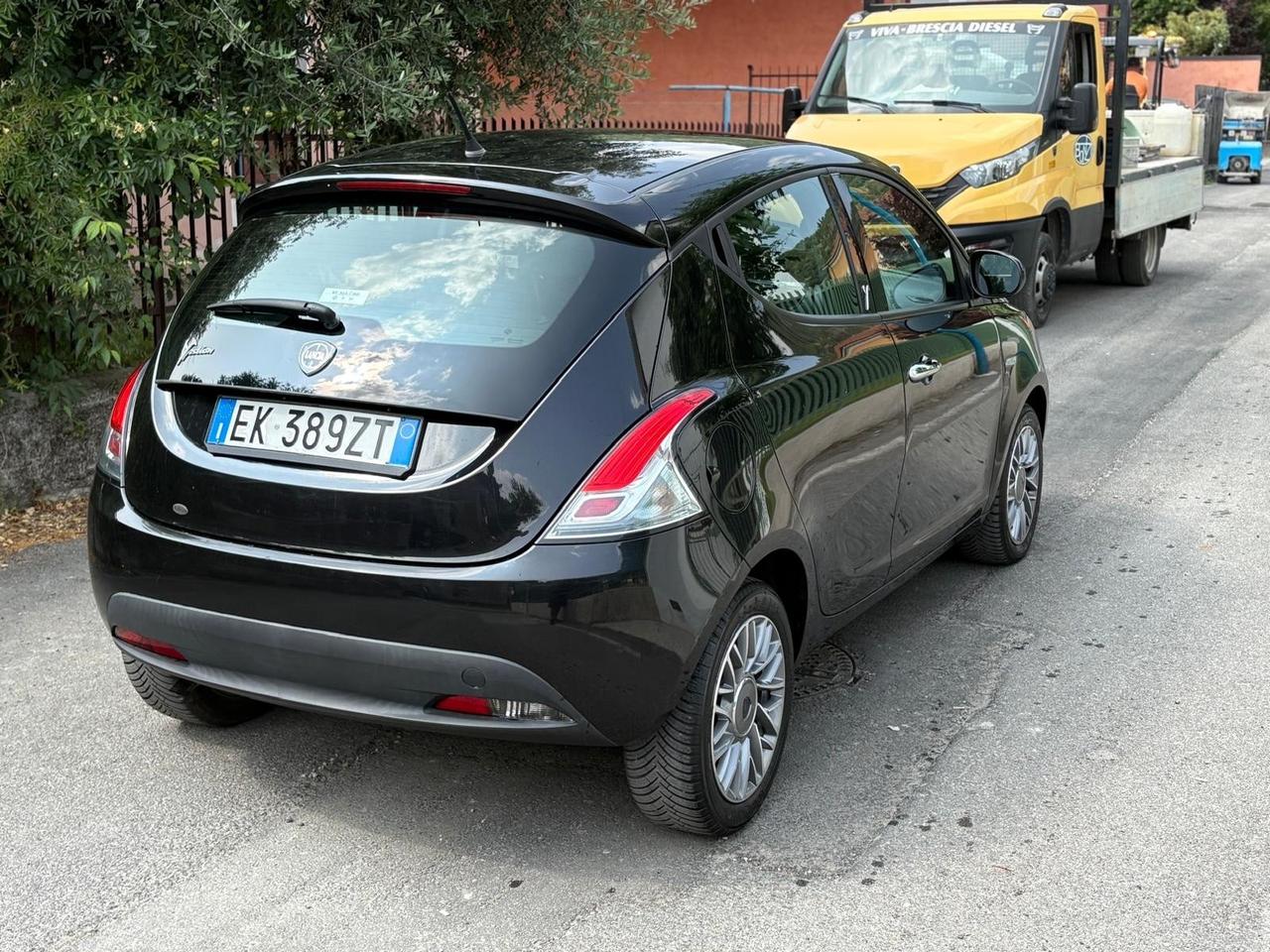 Lancia Ypsilon 0.9 TwinAir 85 CV 5 porte S&S Platinum