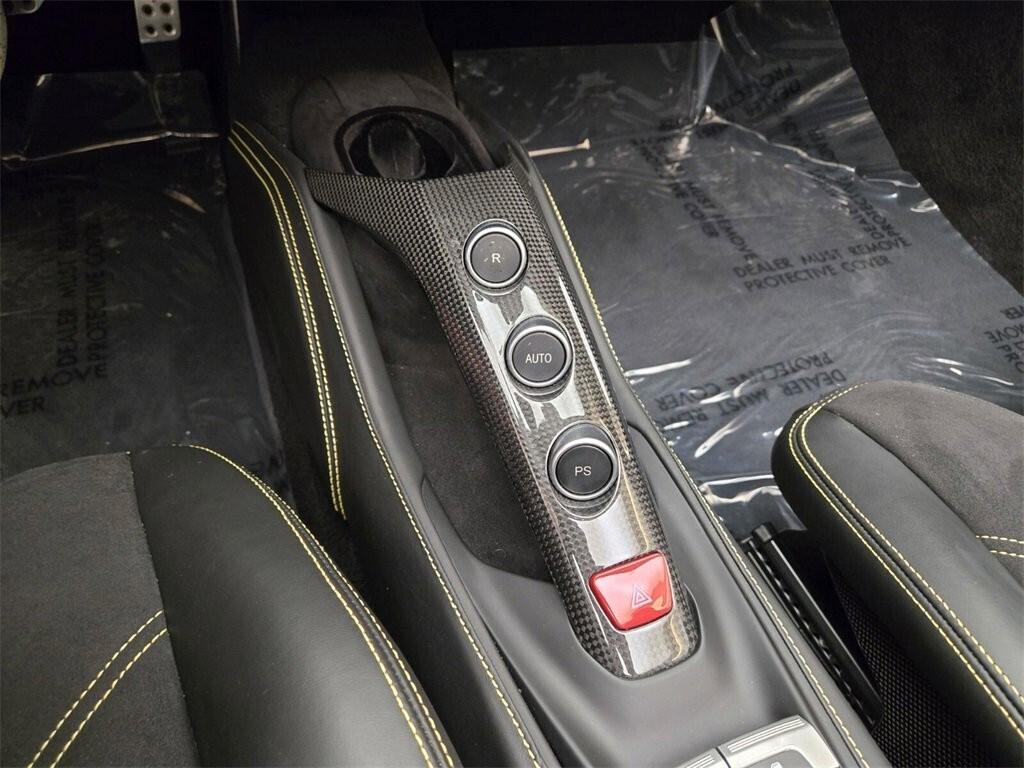 Ferrari 488 Spider NOLEGGIO LUNGO TERMINE - LEASING FULL INCLUSIVE