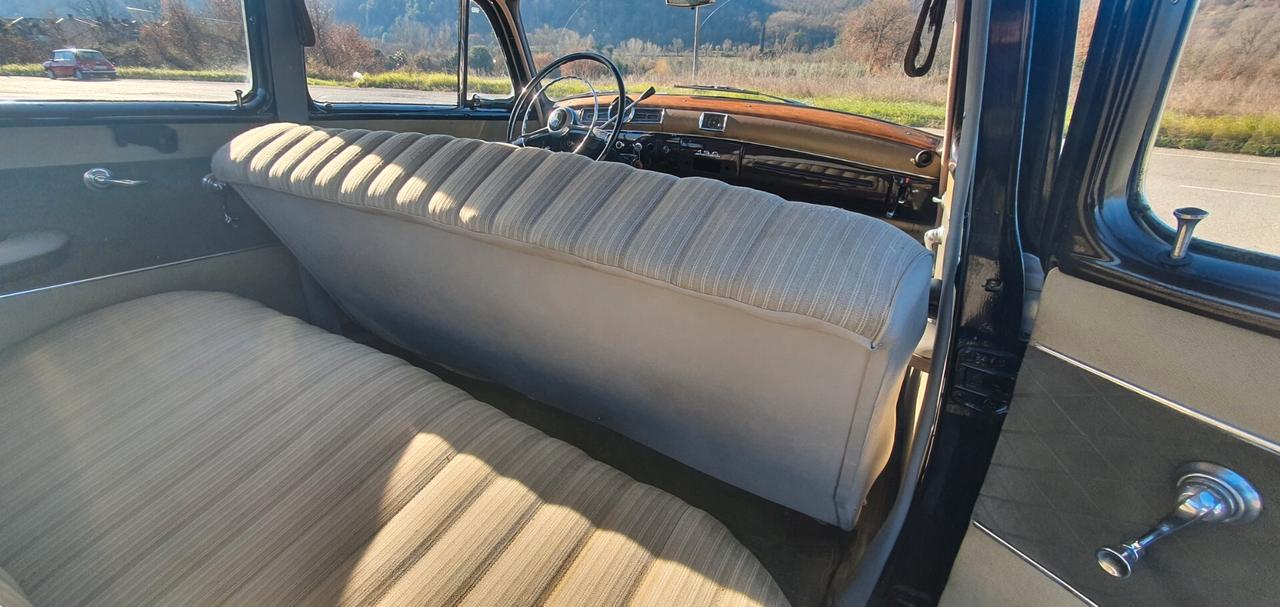 Mercedes 190 PONTON