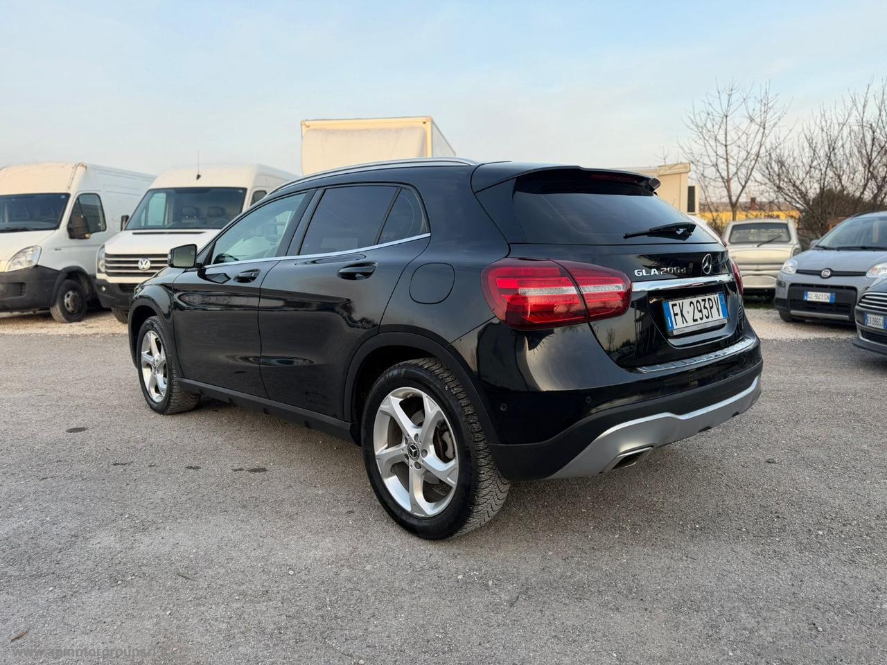 MERCEDES-BENZ GLA 200 d Automatic Sport