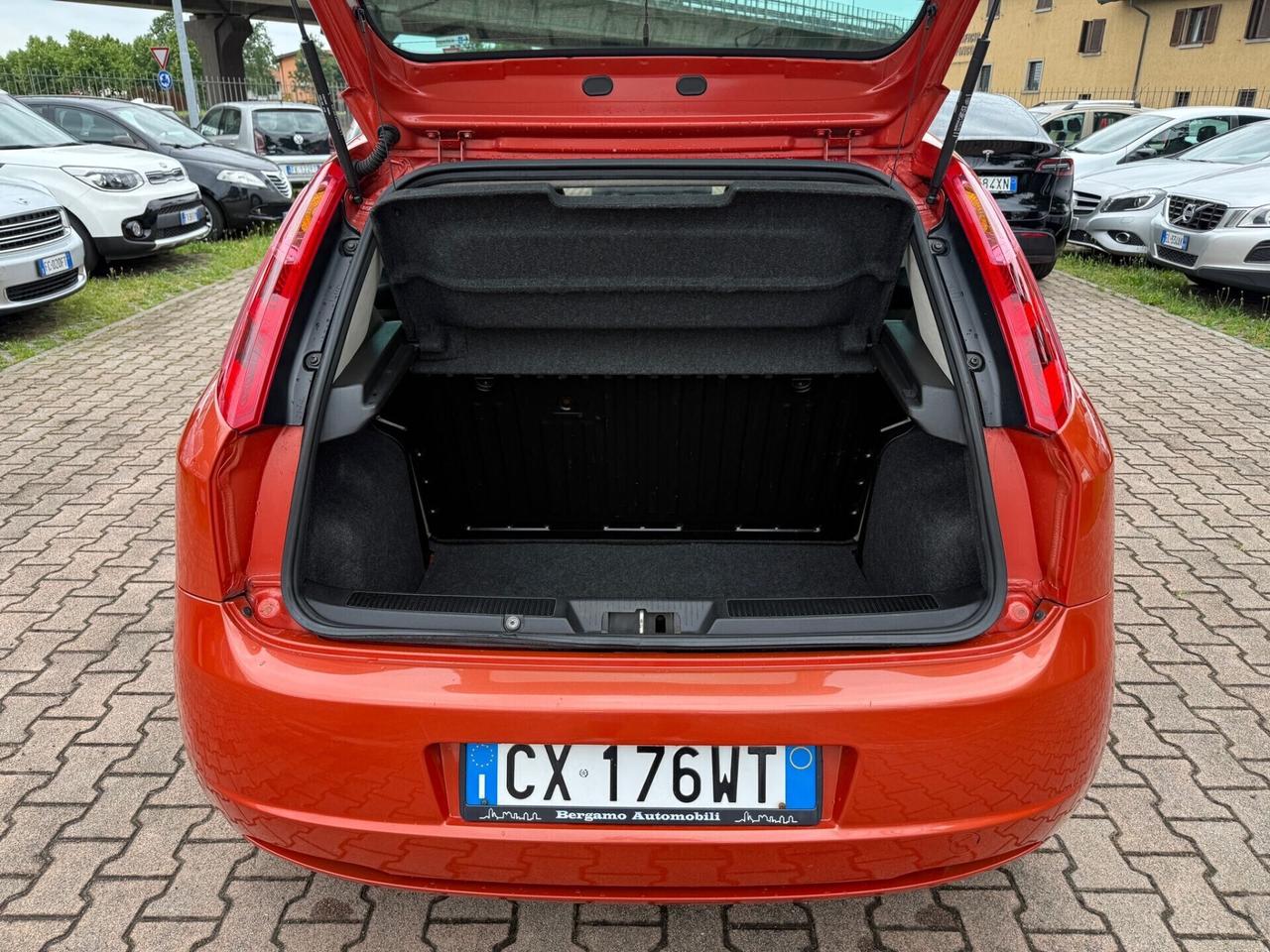 Fiat Grande Punto Grande Punto 1.3 MJT 90 CV 3 porte OK NEOPATENTATI