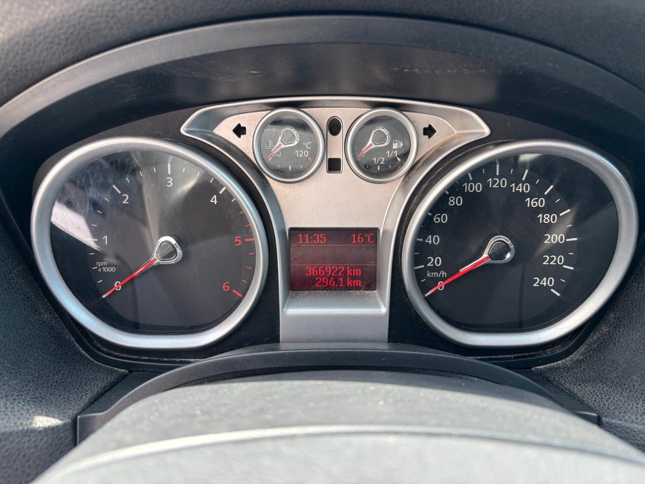 FORD FOCUS 1.6 TITANIUM 2010