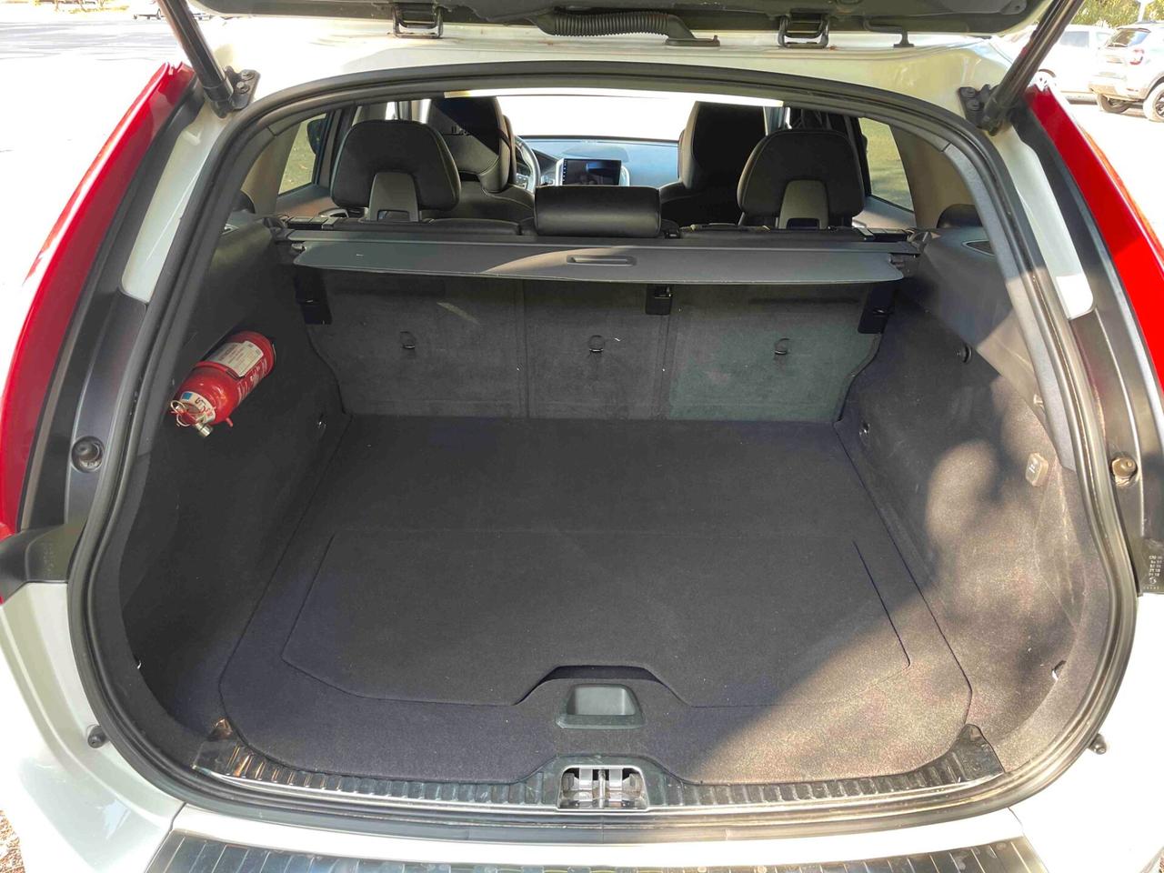 Volvo XC 60 XC60 D5 AWD Geartronic R-design Automatica Apple Car Android