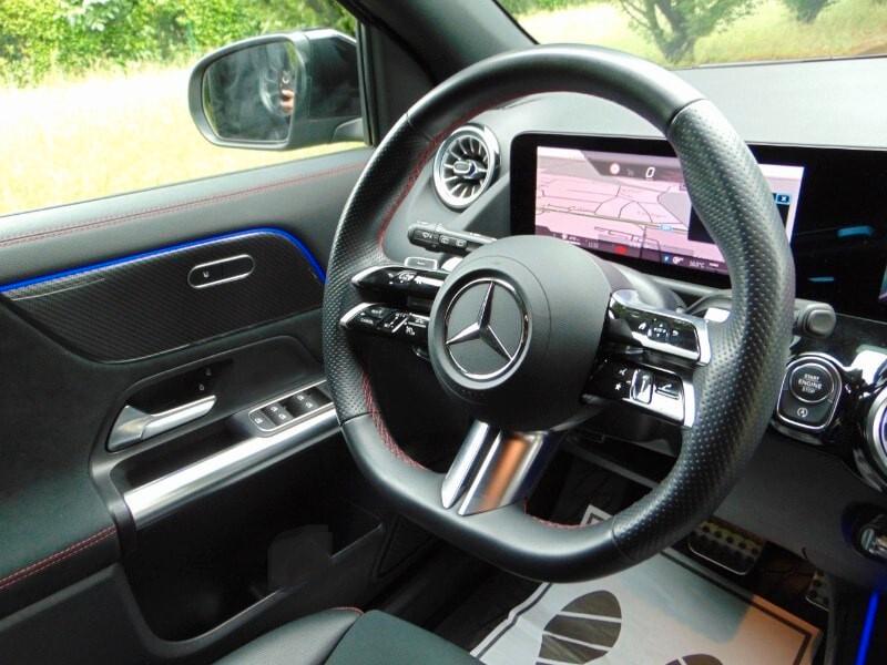 MERCEDES GLA (H247) GLA 180 Automatic ...