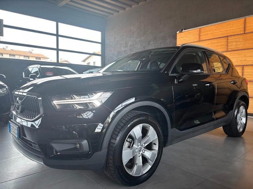 Volvo XC40 T2 Momentum Pro 129cv NEOPATENTATI