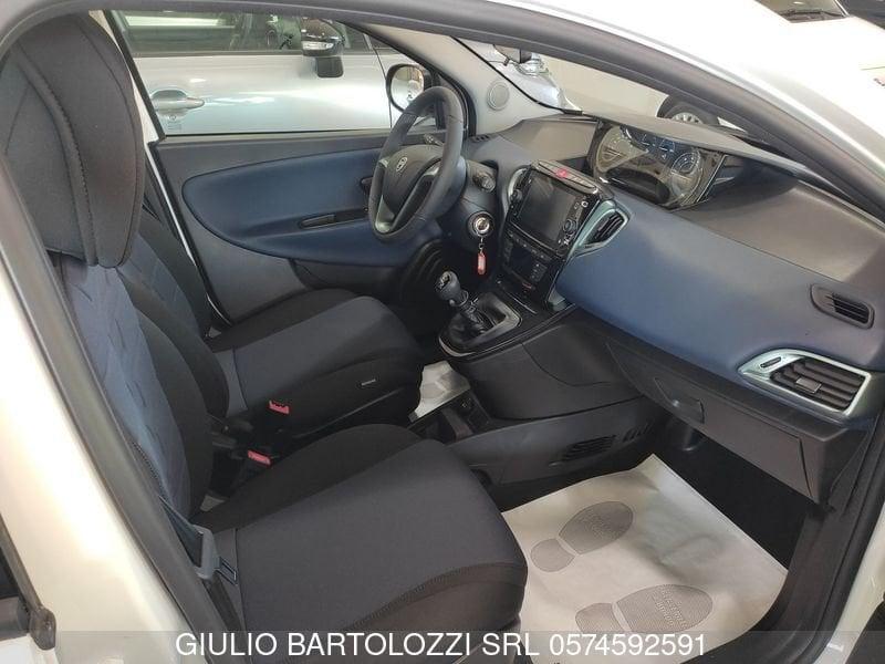 Lancia Ypsilon 1.0 FireFly 5 porte S&S Hybrid Platino