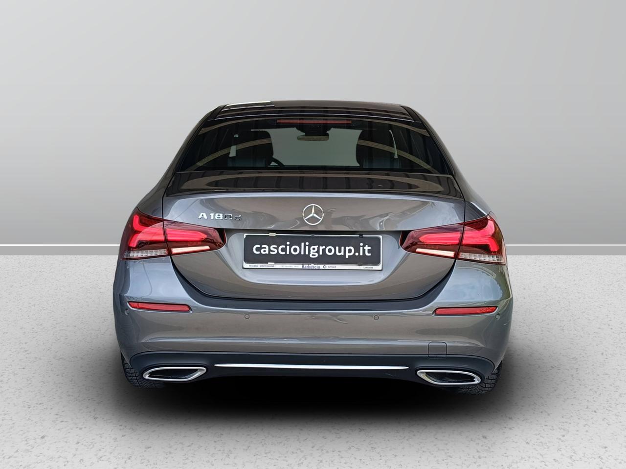 Mercedes-Benz Classe A - V177 2018 - A 180 d Sport auto