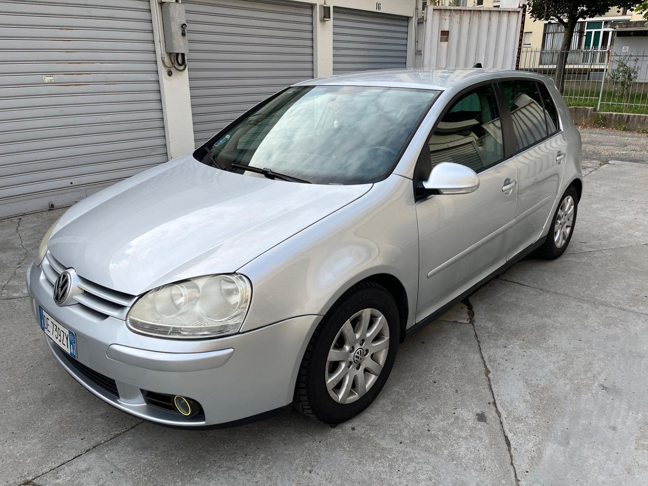 Volkswagen Golf 2.0 16V FSI 4mot. 5p. GT Sport