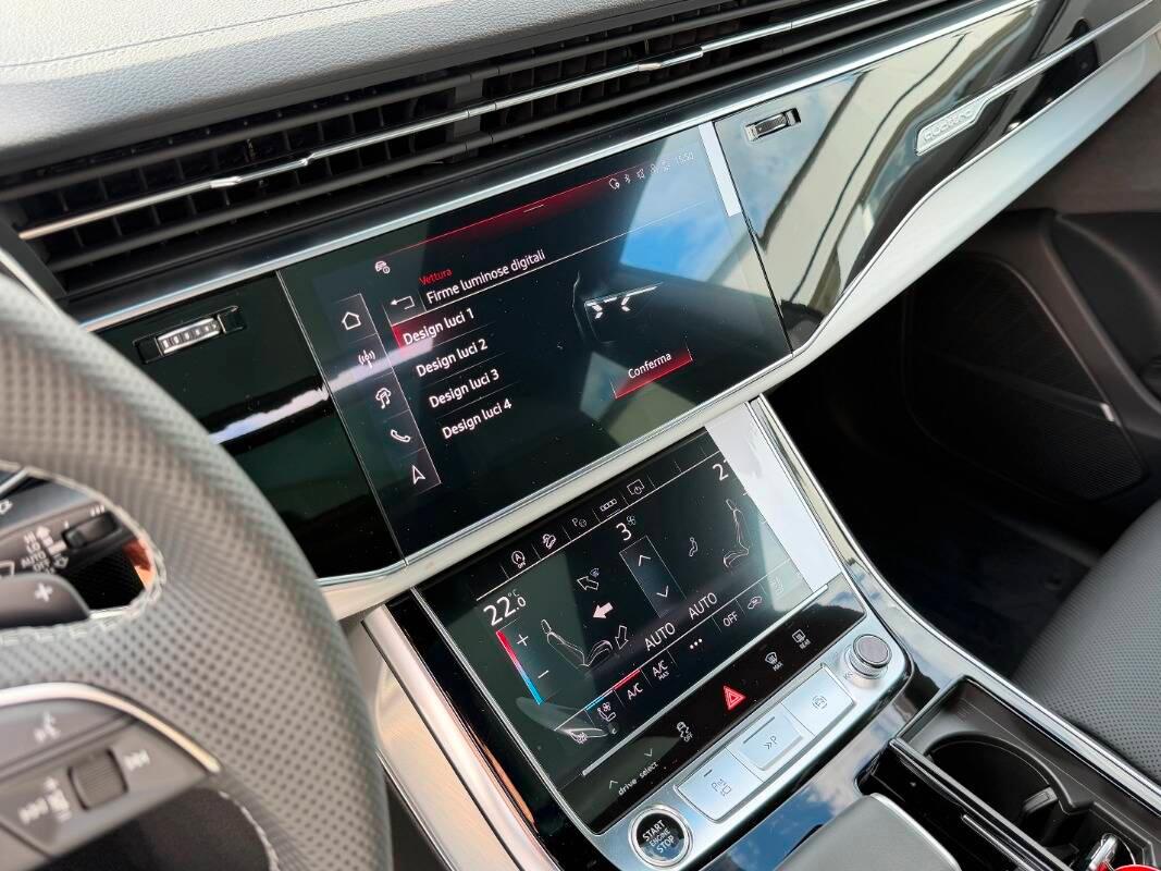 Audi Q8 3.0 tdi 286cv S line quattro Tetto Valcona Ventilati