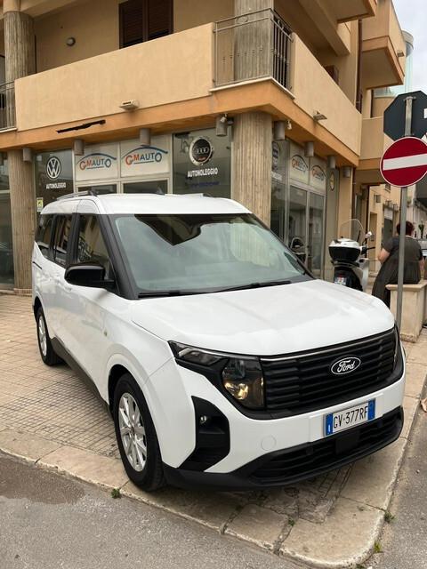 Ford Tourneo Courier 1.0 EcoBoost Powershift Titanium
