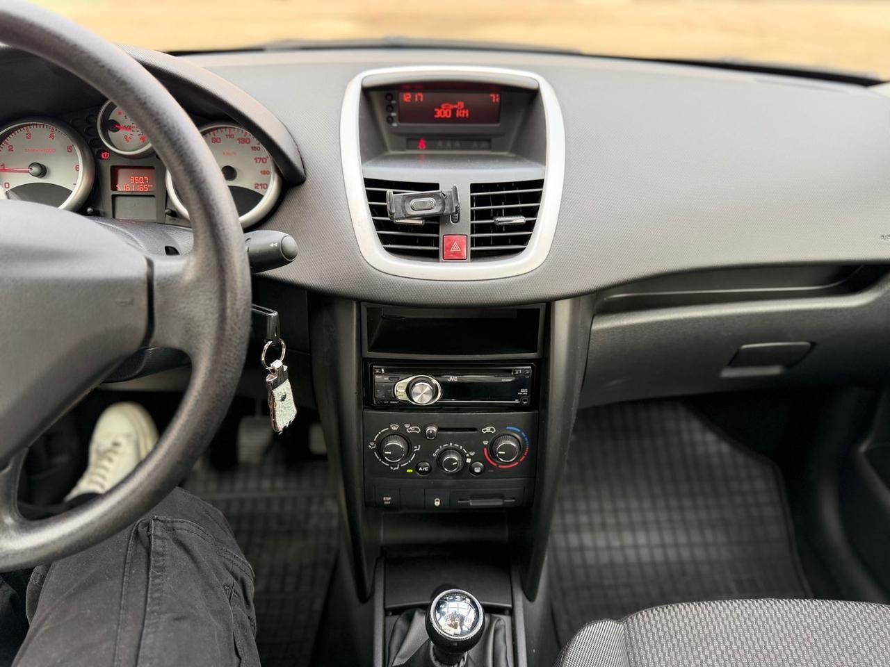 Peugeot 207 Special Edition 1.4 i #8321