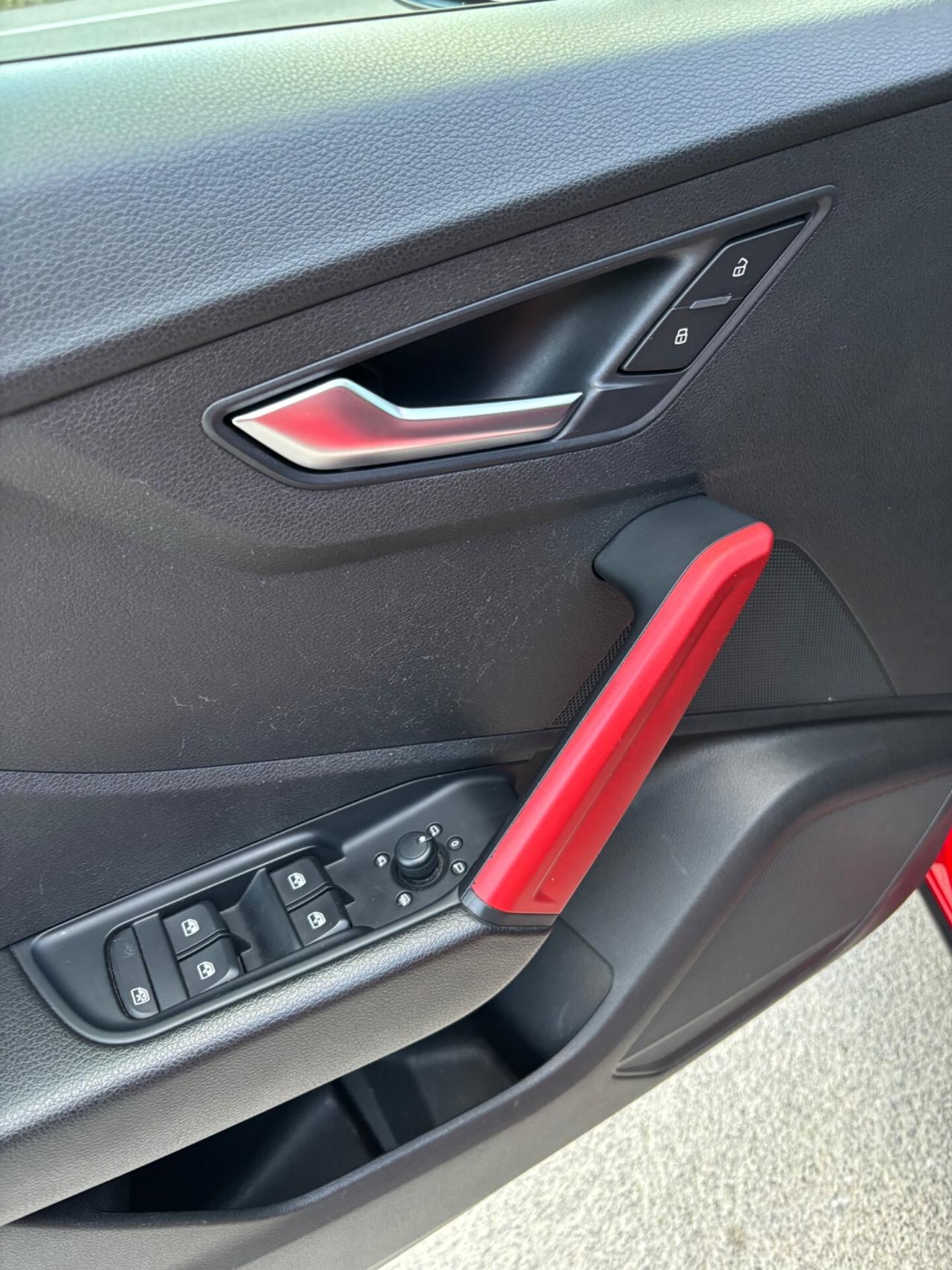 Audi Q2 1.6 TDI S line RED Edition