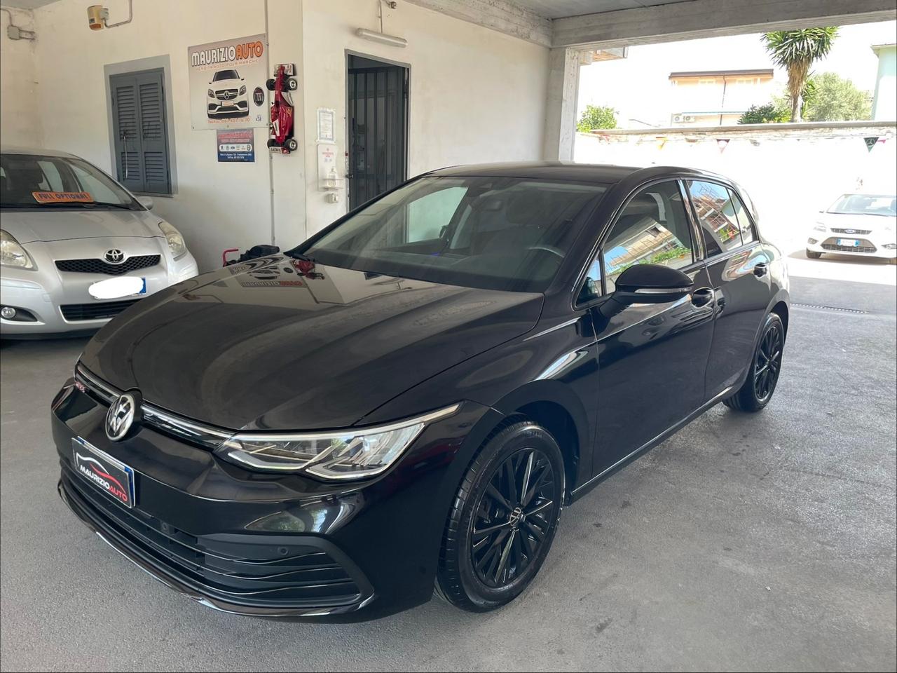 VOLKSWAGEN GOLF 8 1.0 TSI 110 CV EVO LIFE FULL GARANZIA UFFICIALE FINO 9/2027