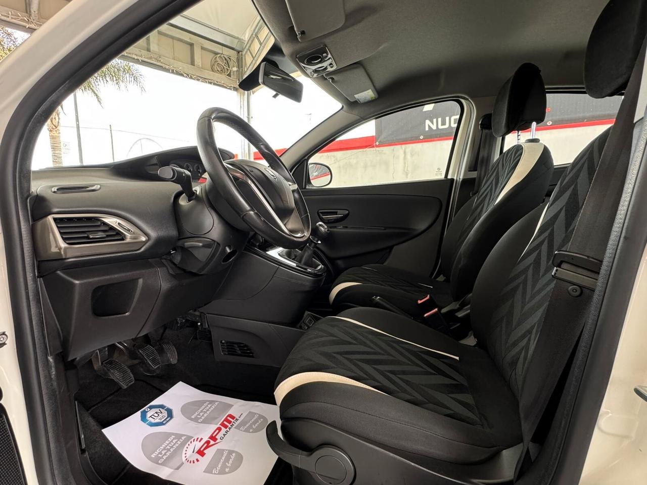 Lancia Ypsilon 1.2 69 CV 5 porte Gold