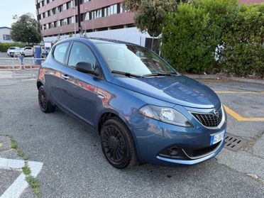 Lancia Ypsilon 1.0 FireFly 5 porte S&S Hybrid Ecochic Silver