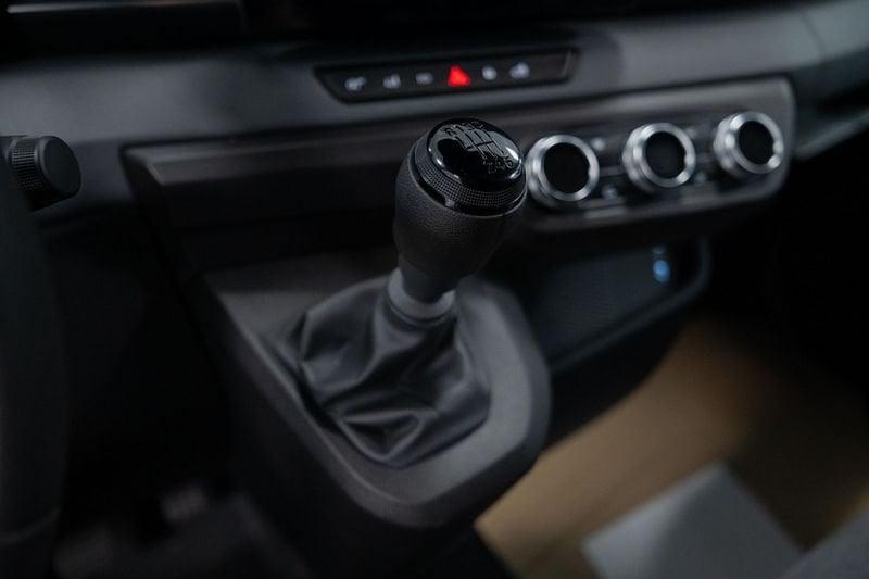 Renault Master Nuovo furgone M4HTFH 1 223 2M FG TA L2H2 T35 Blue dCi 130 E6E