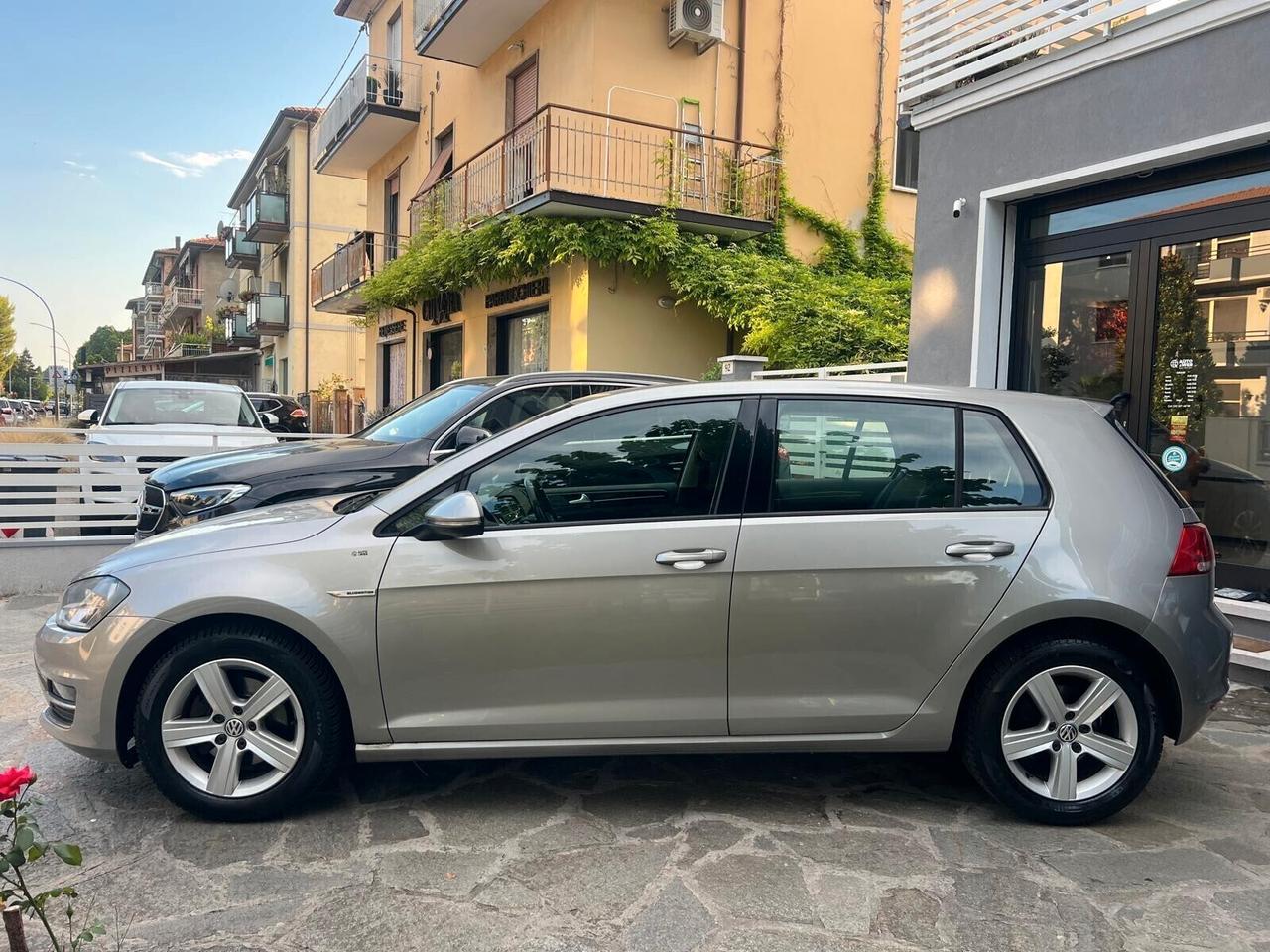 VW GOLF 1.4 TGI 5p. HIGHLINE BLUEMOTION METANO