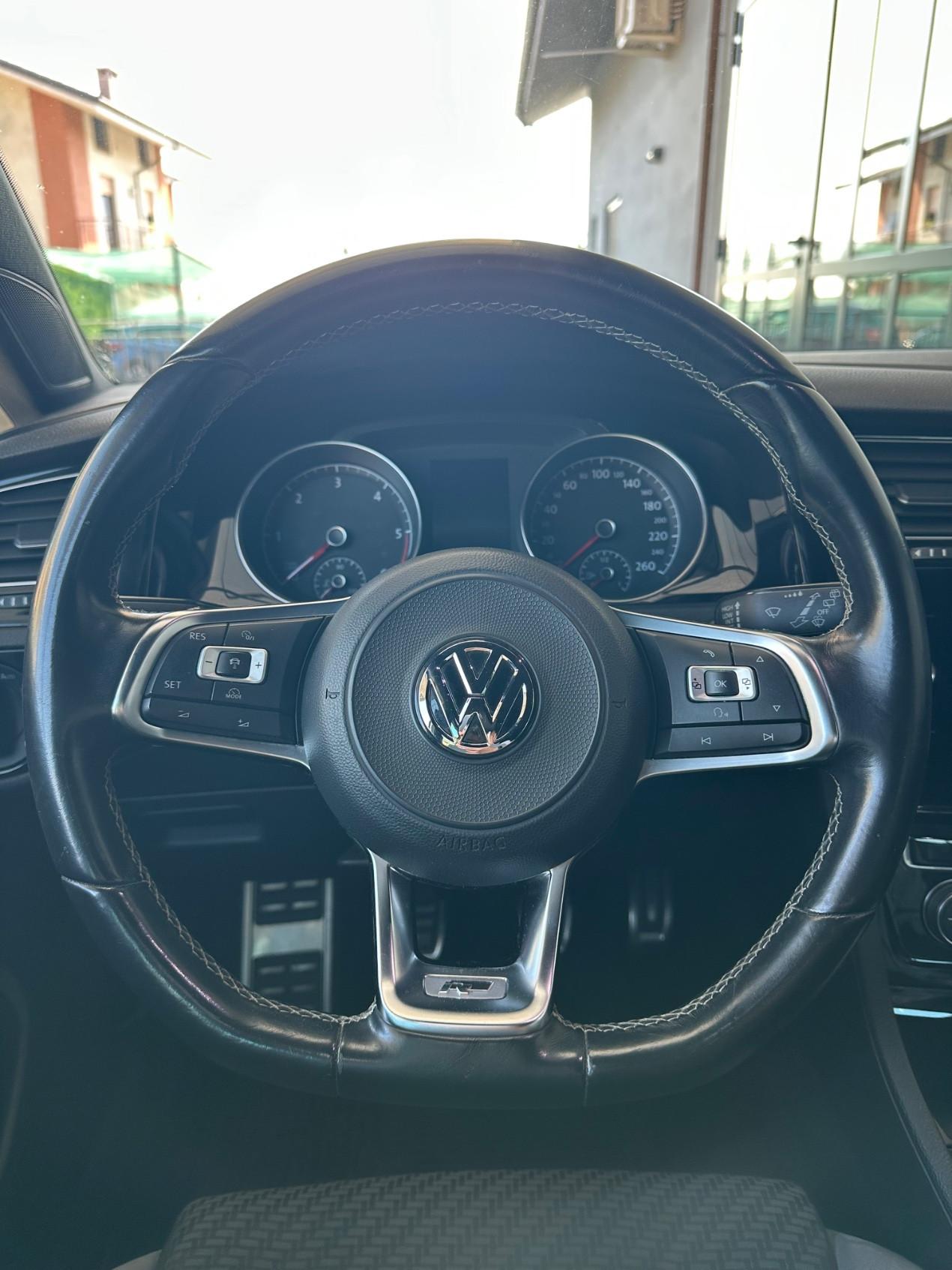 Volkswagen Golf 5 Porte Golf 5p 1.6 tdi R-LINE 115cv dsg