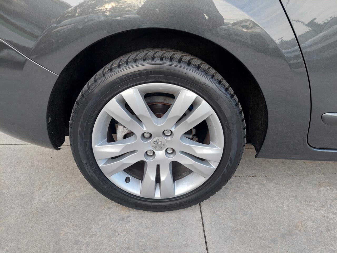 Peugeot 5008 1.6 HDi 110CV 80.000km 7p