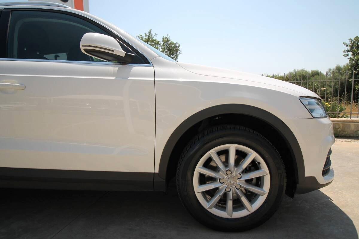 Audi Q3 2.0 TDI 120 CV Business|12.2015