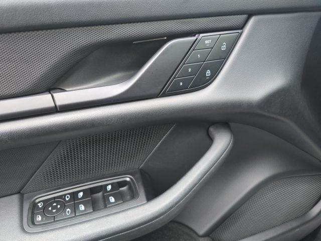 PORSCHE Taycan 4 Cross Turismo