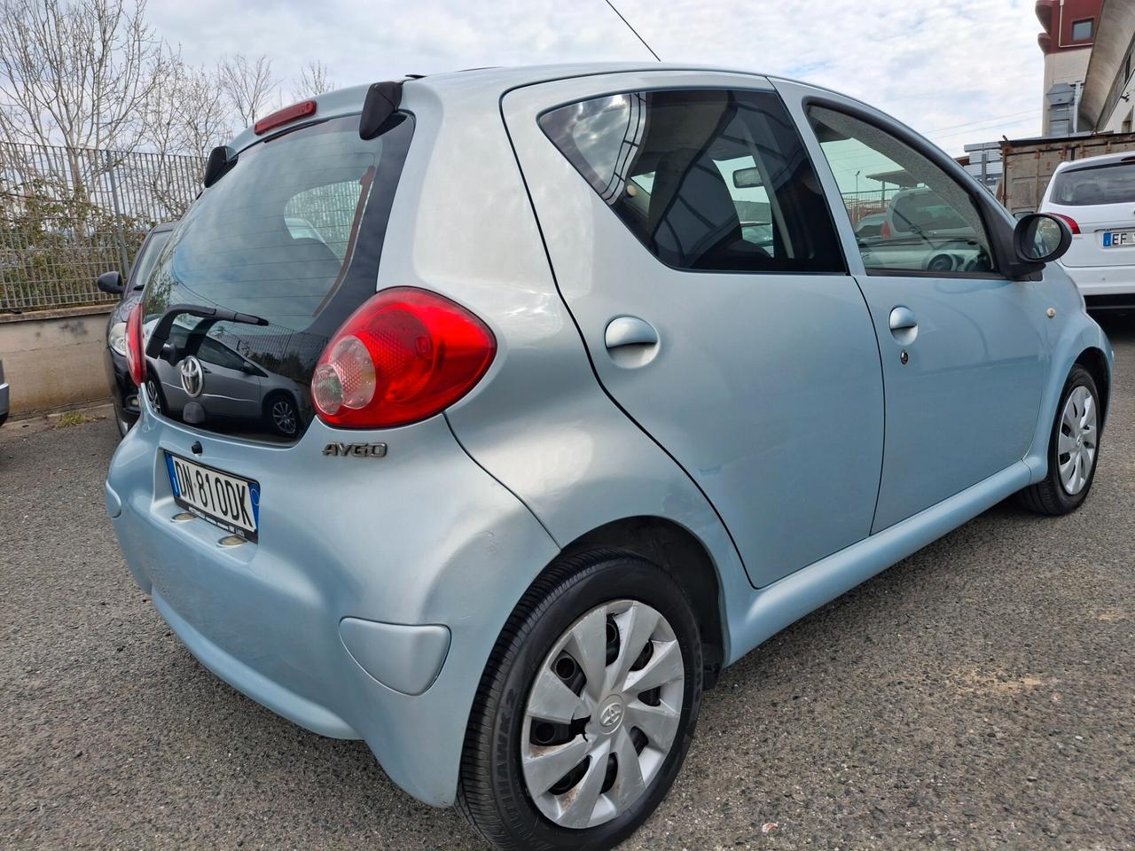 Toyota Aygo 1.0 12V VVT-i 5 Porte-NEOPATENTATI-