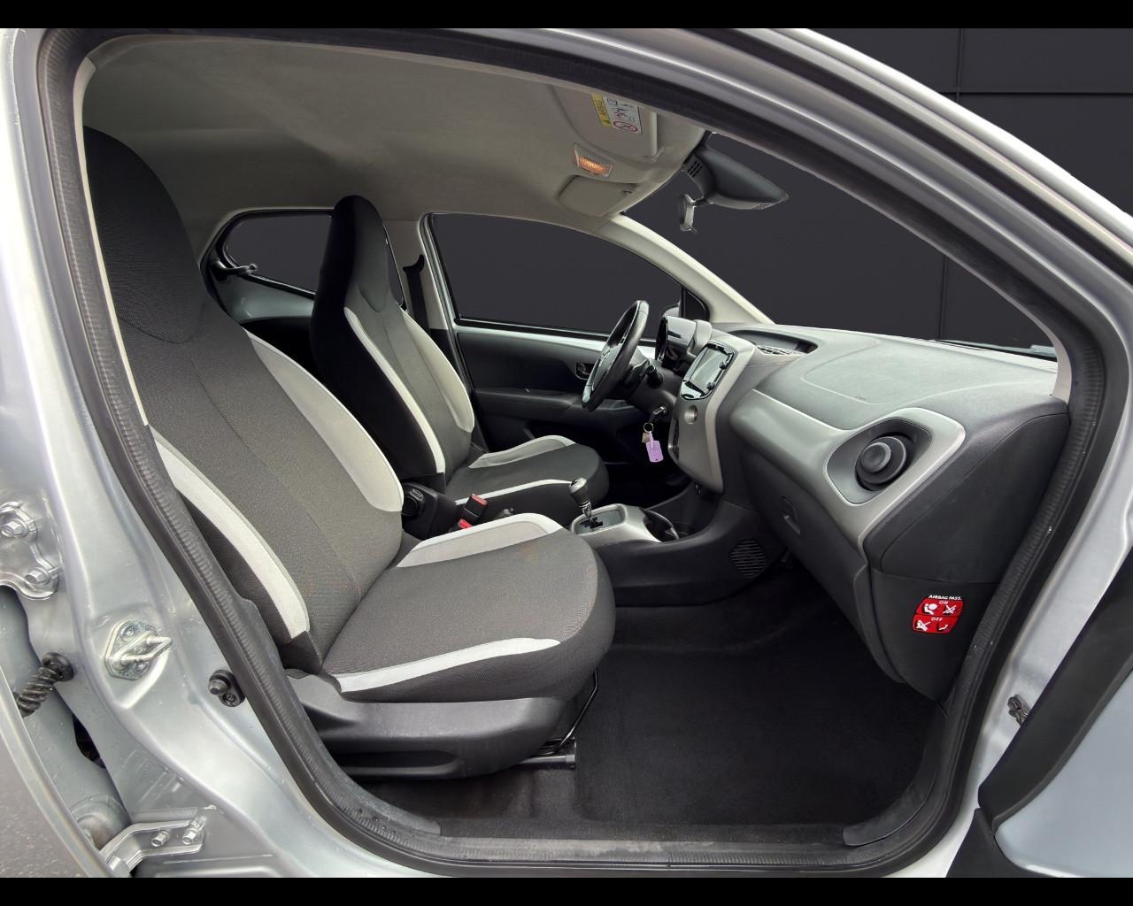 TOYOTA Aygo 1.0 VVT-i 69 CV 5 porte x-play MMT