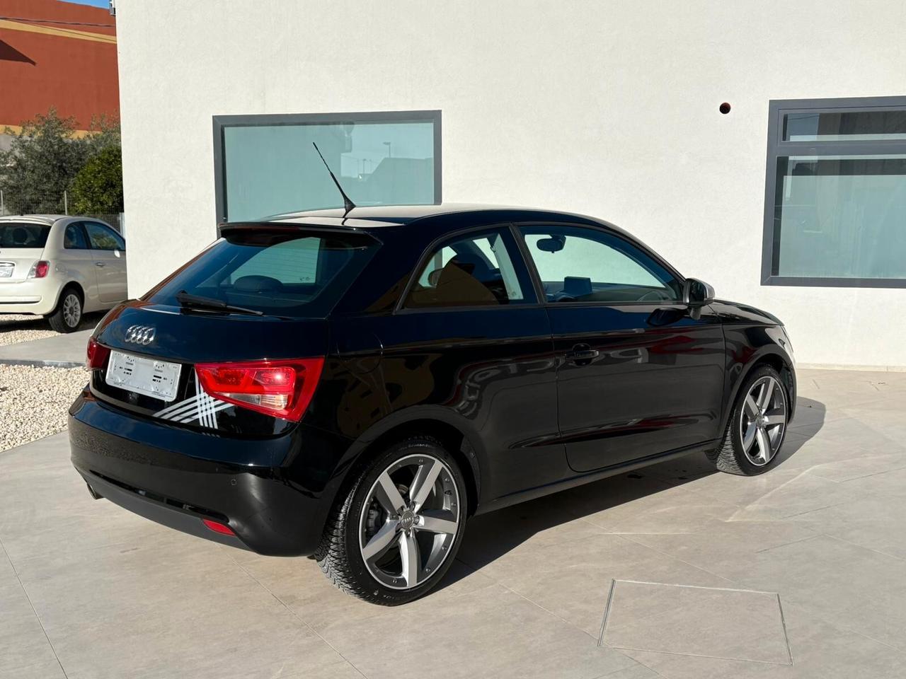 Audi A1 1.6 TDI 90CV S-LINE