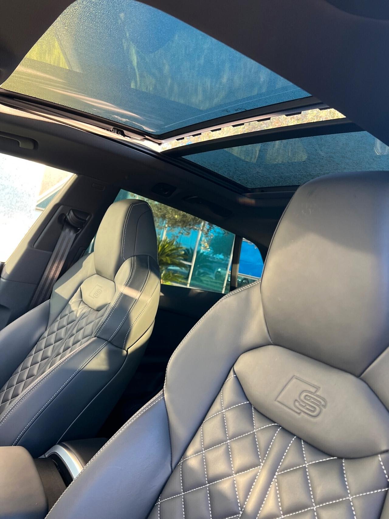 Audi Q8 Sline 3.0 mhev possibilità noleggio no scoring