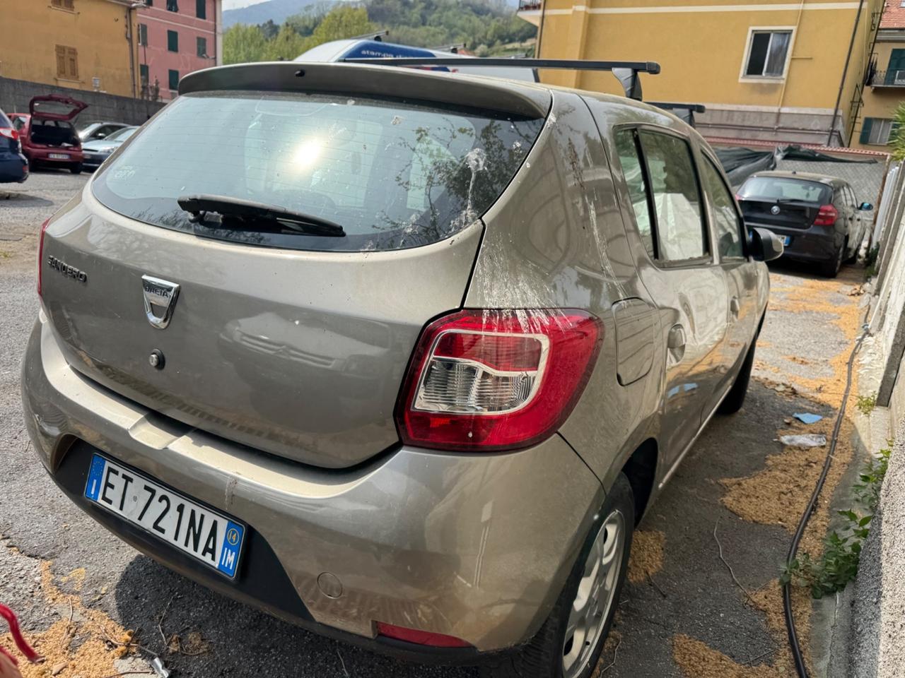 DACIA SANDERO 1.2 BENZINA SINISTRATA