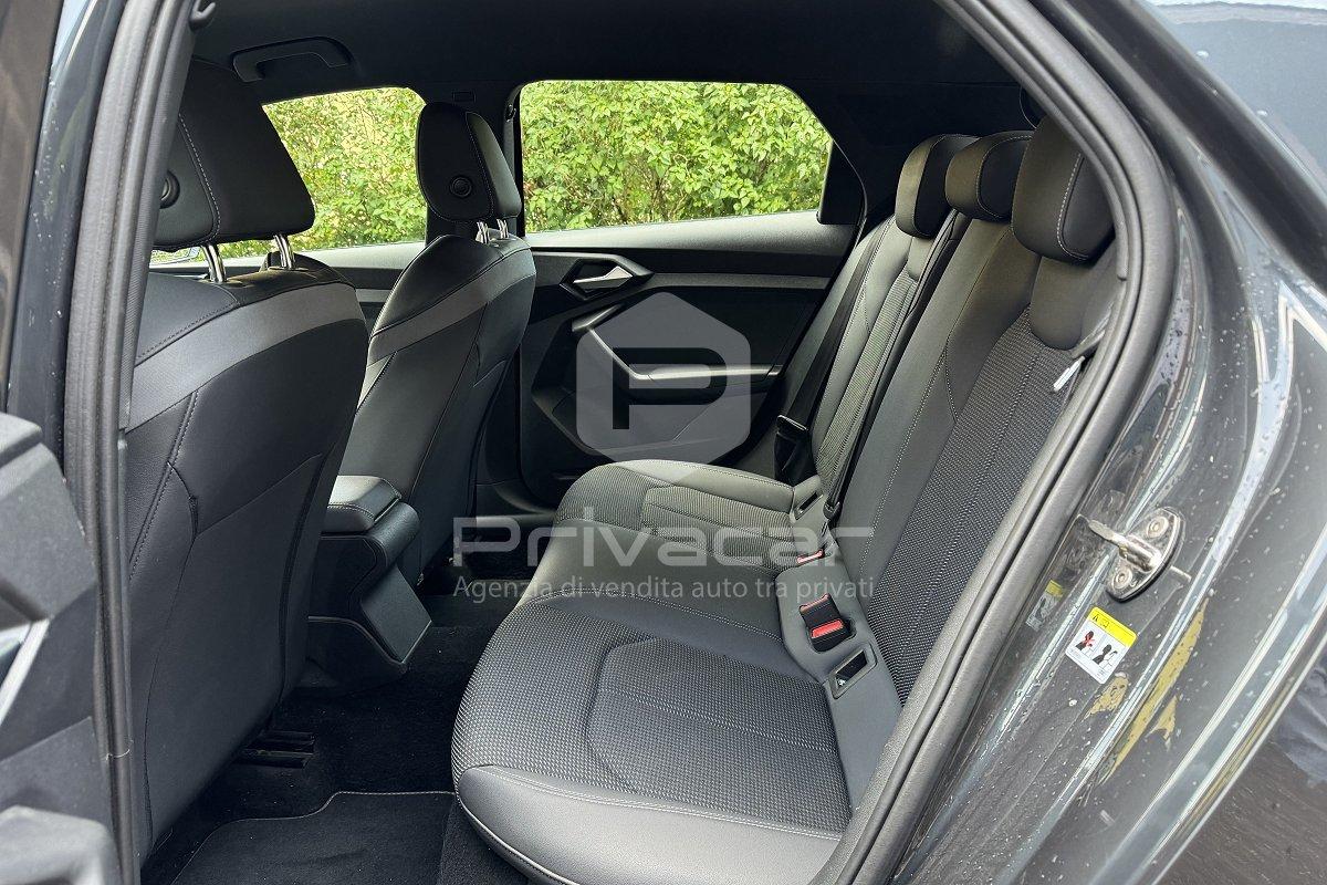 AUDI A1 citycarver 30 TFSI Identity Contrast