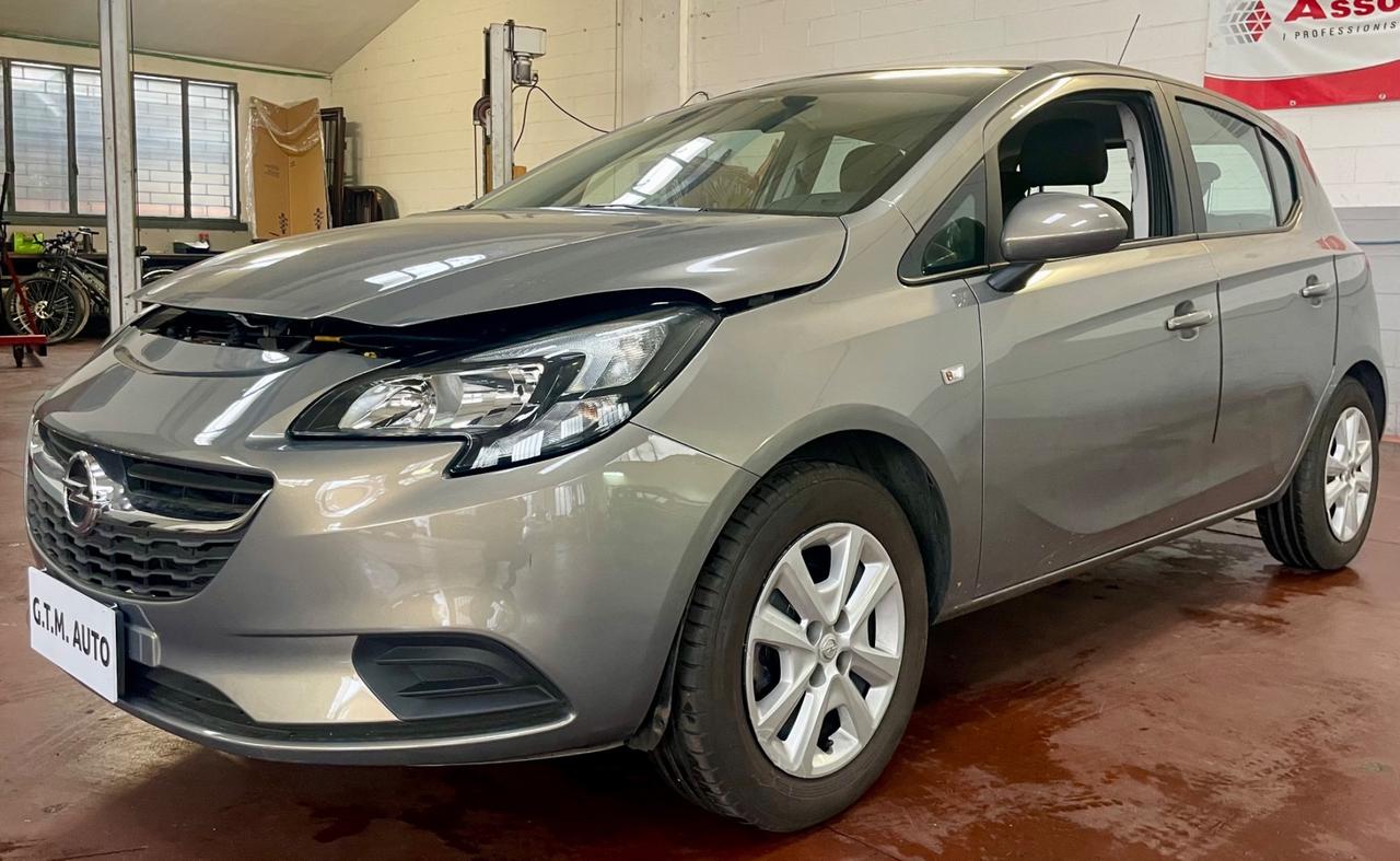 Opel Corsa 1.4 90CV 5 porte per operatori nel settore