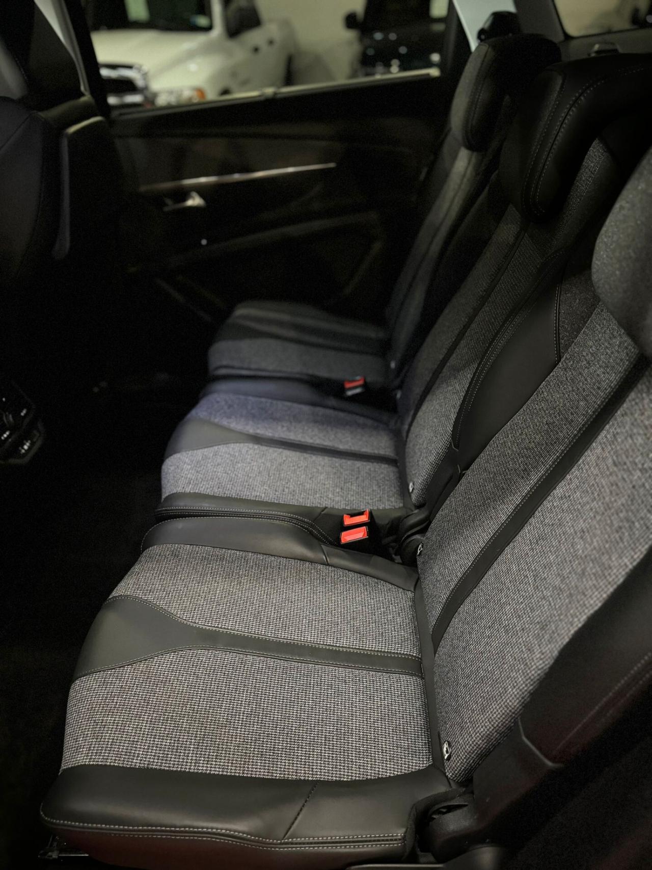 PEUGEOT 5008 GT LINE