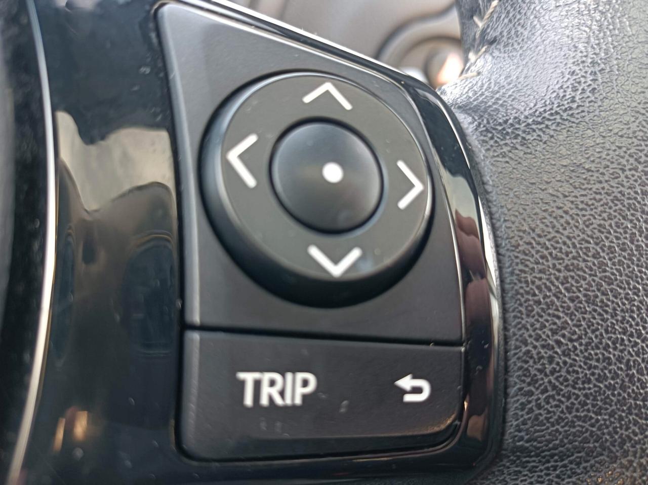 Toyota Yaris 1.5 hybrid 5 p. trend "White Edition"