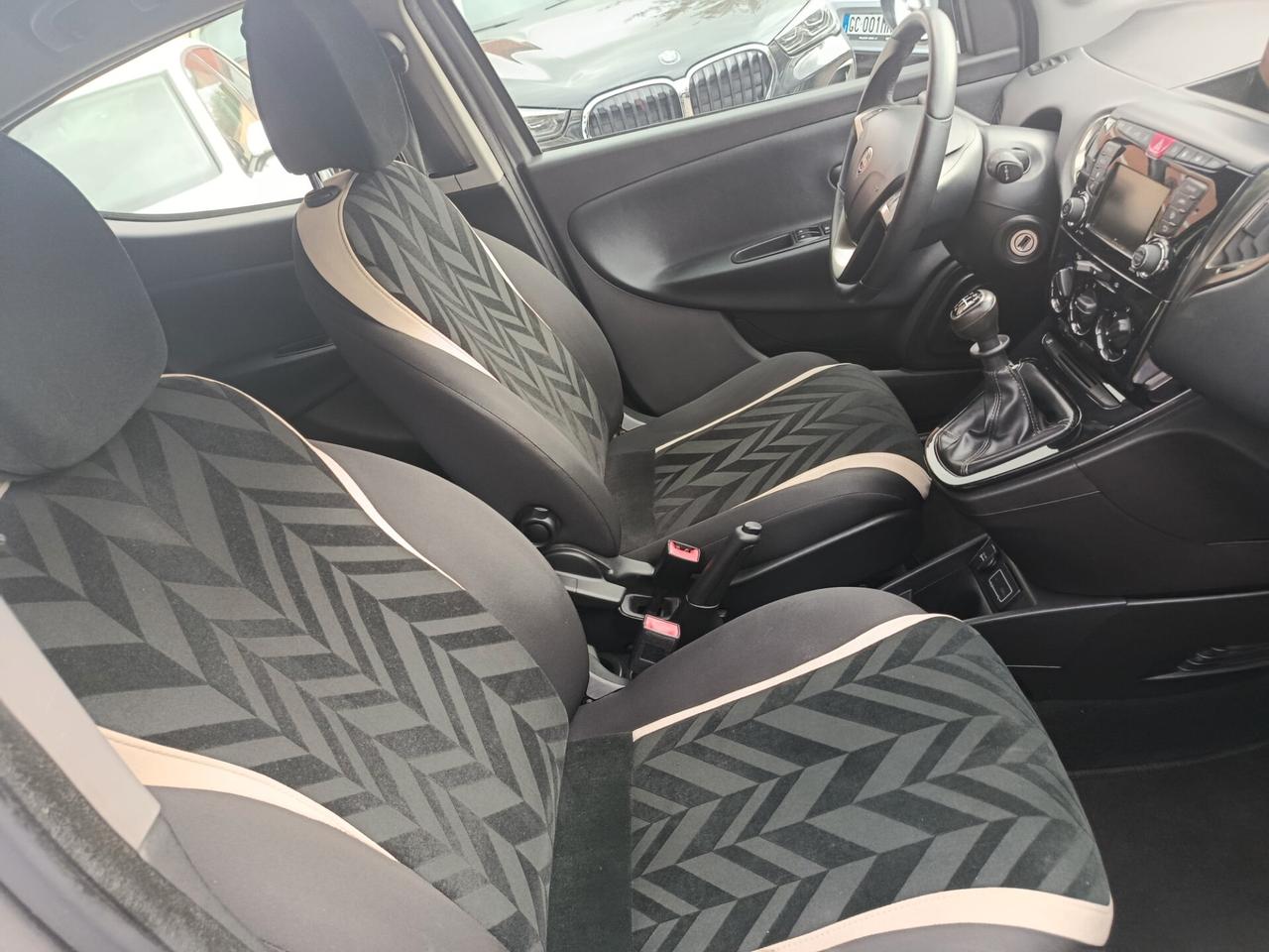 Lancia Ypsilon 1.2 69 CV 5 porte GPL Ecochic Gold