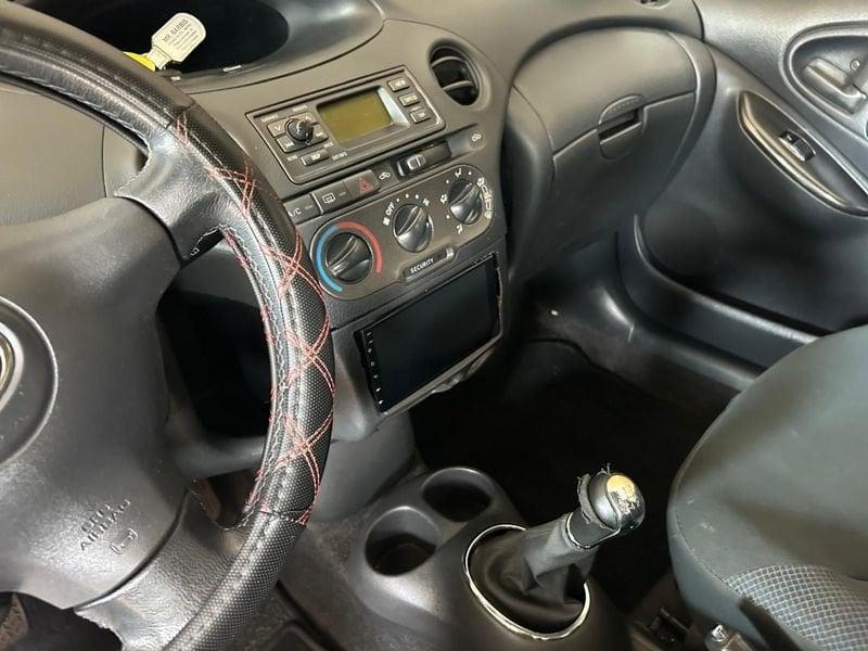Toyota Yaris Yaris 5p 1.0 Expo s/clima 16v cat