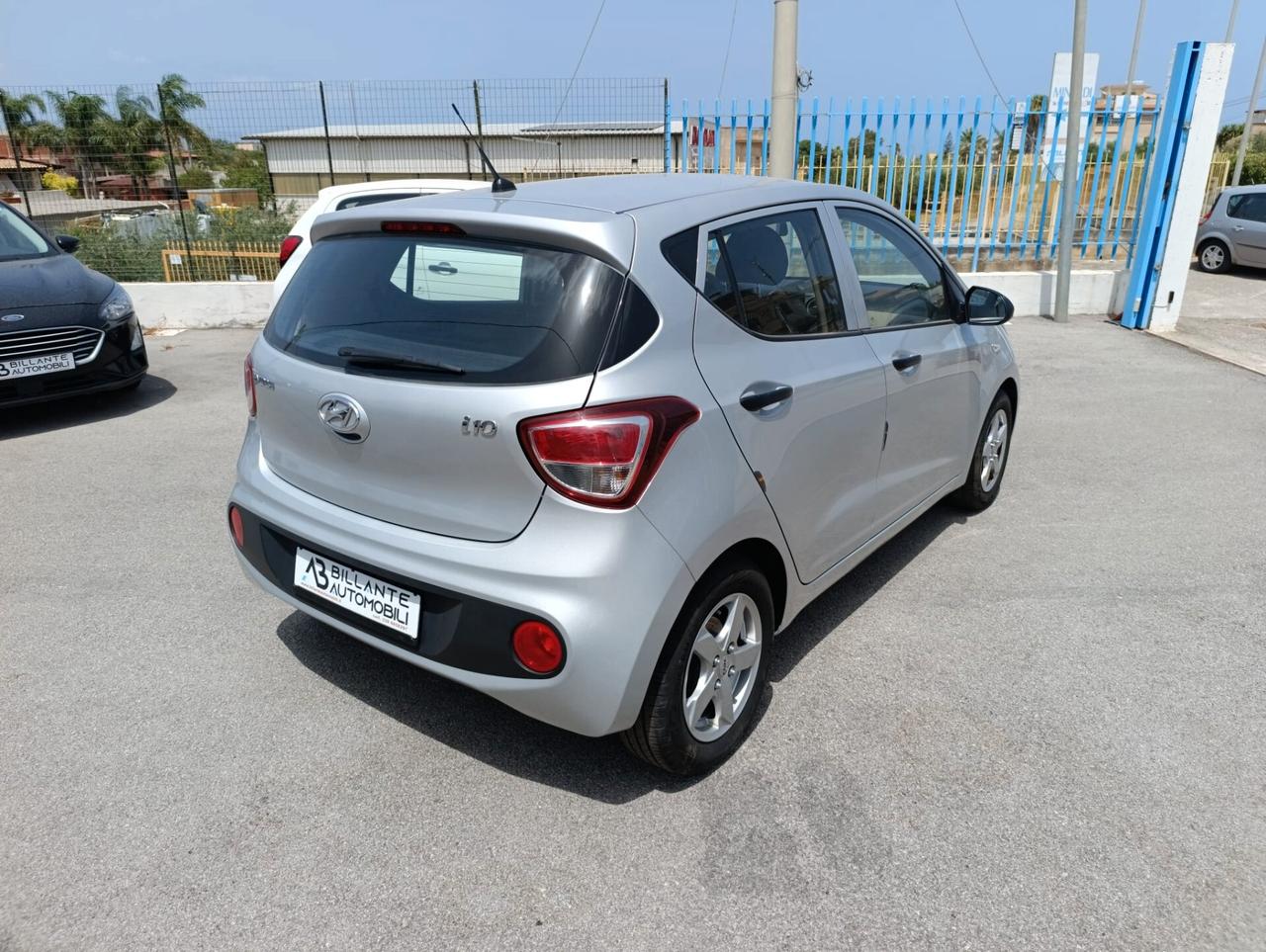 Hyundai i10 1.0 cv 67 cv 2017