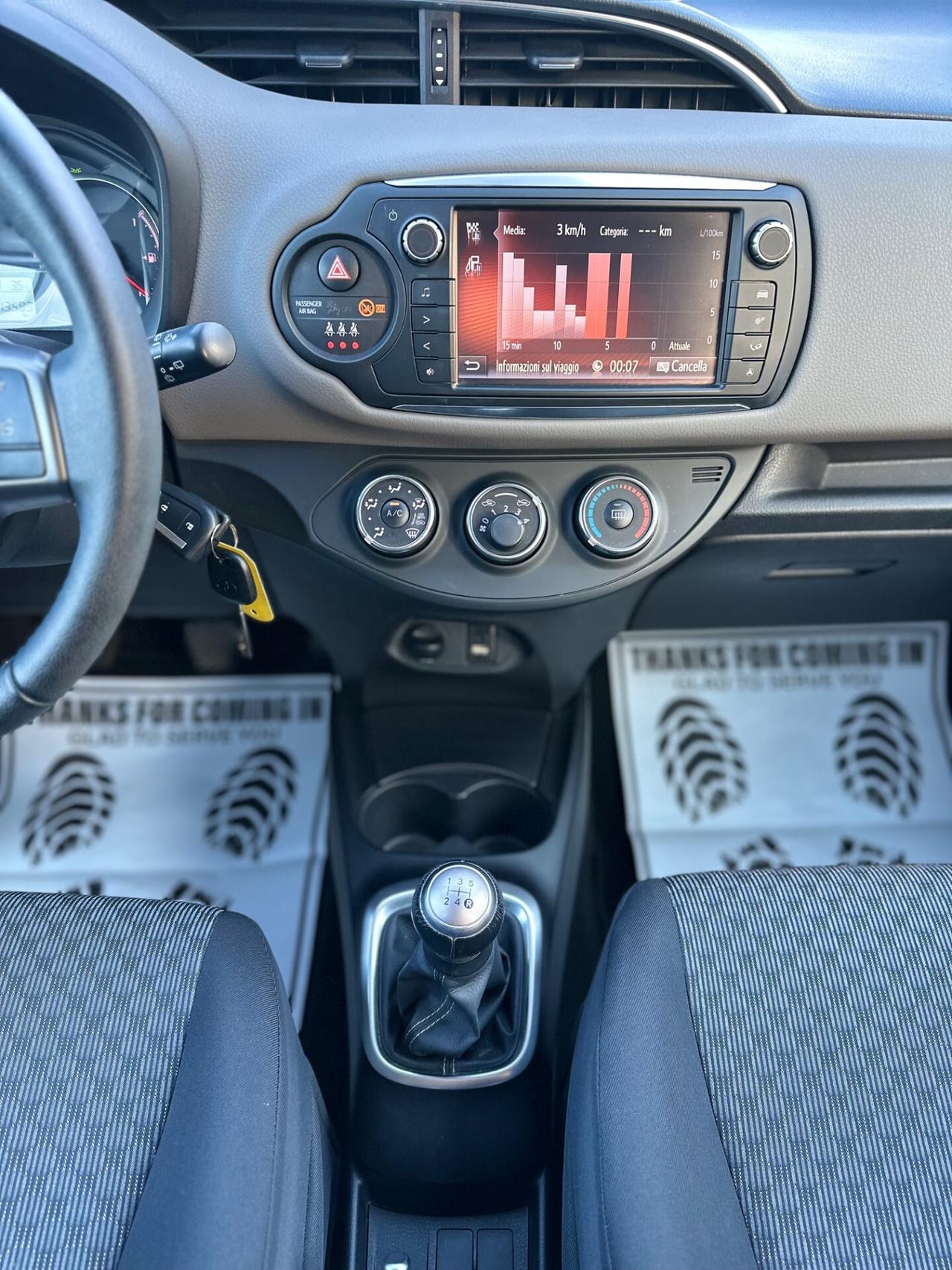 Toyota Yaris 1.0 5 porte Lounge NEOPATENTATI