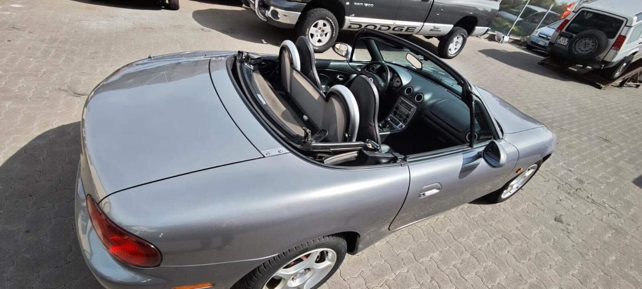 Mazda MX-5 1.6i 16V cat Rainbow