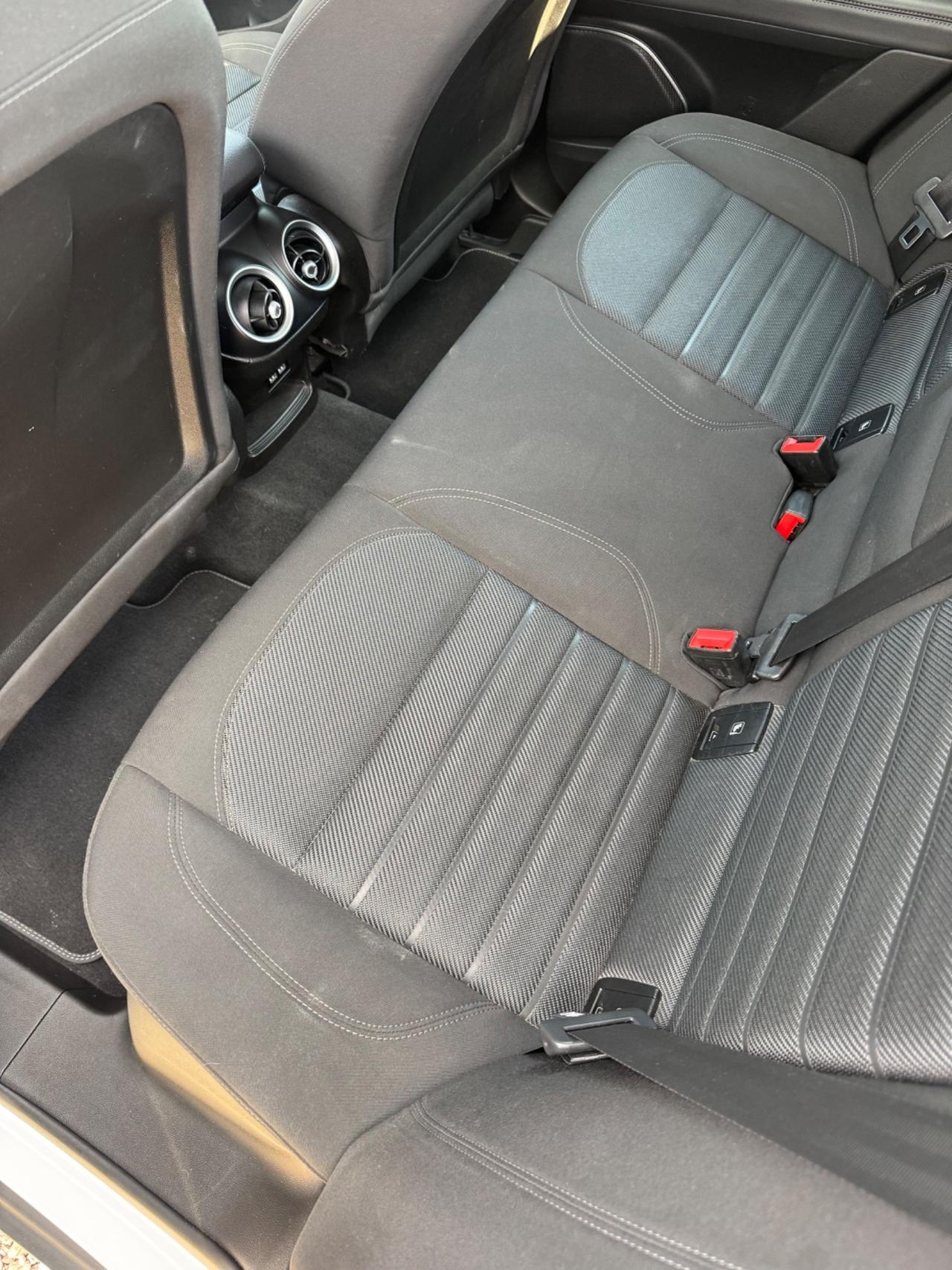 Alfa Romeo Stelvio 2.2 Turbodiesel 190 CV AT8 RWD Executive