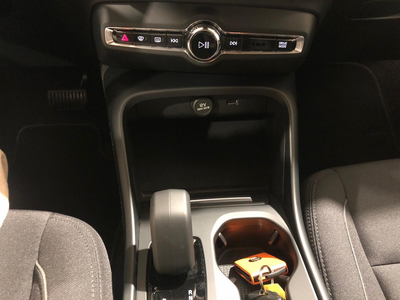VOLVO XC40 1.5 t2 Momentum auto