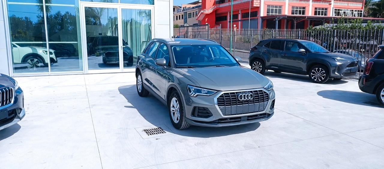 Audi Q3 35 TDI S tronic Business
