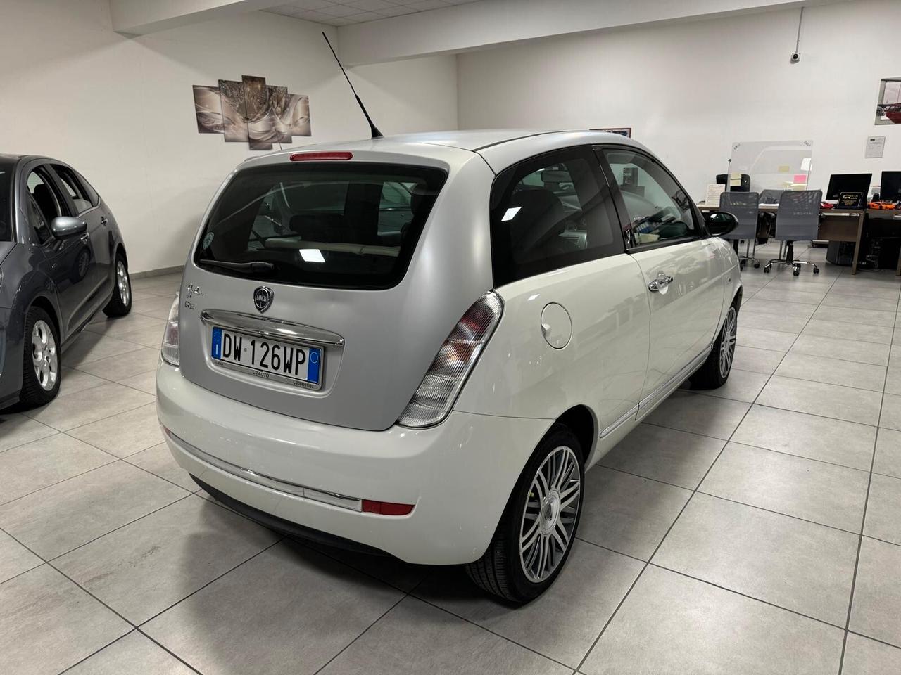 Lancia Ypsilon 1.2 BENZ PLATINO NEOPATENTATI 2009