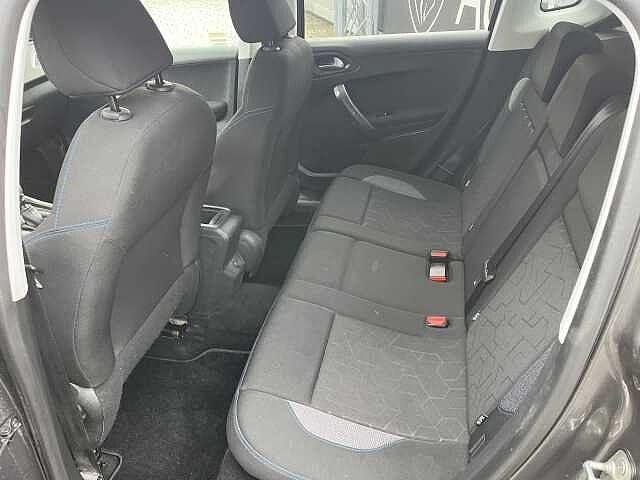 Peugeot 2008 BlueHDi 100 S&S Style