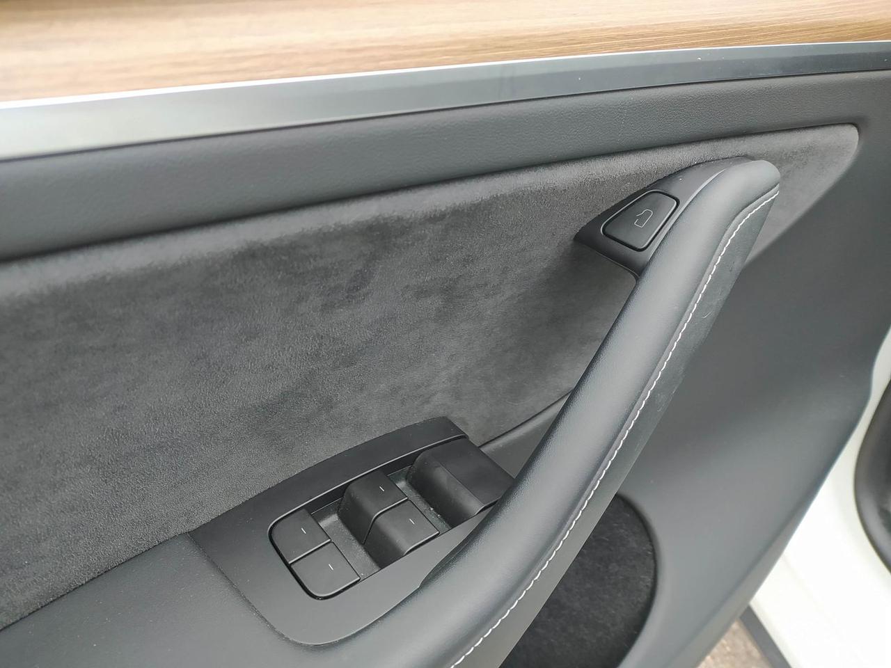 Tesla Model Y Standard Range / Standard #9113