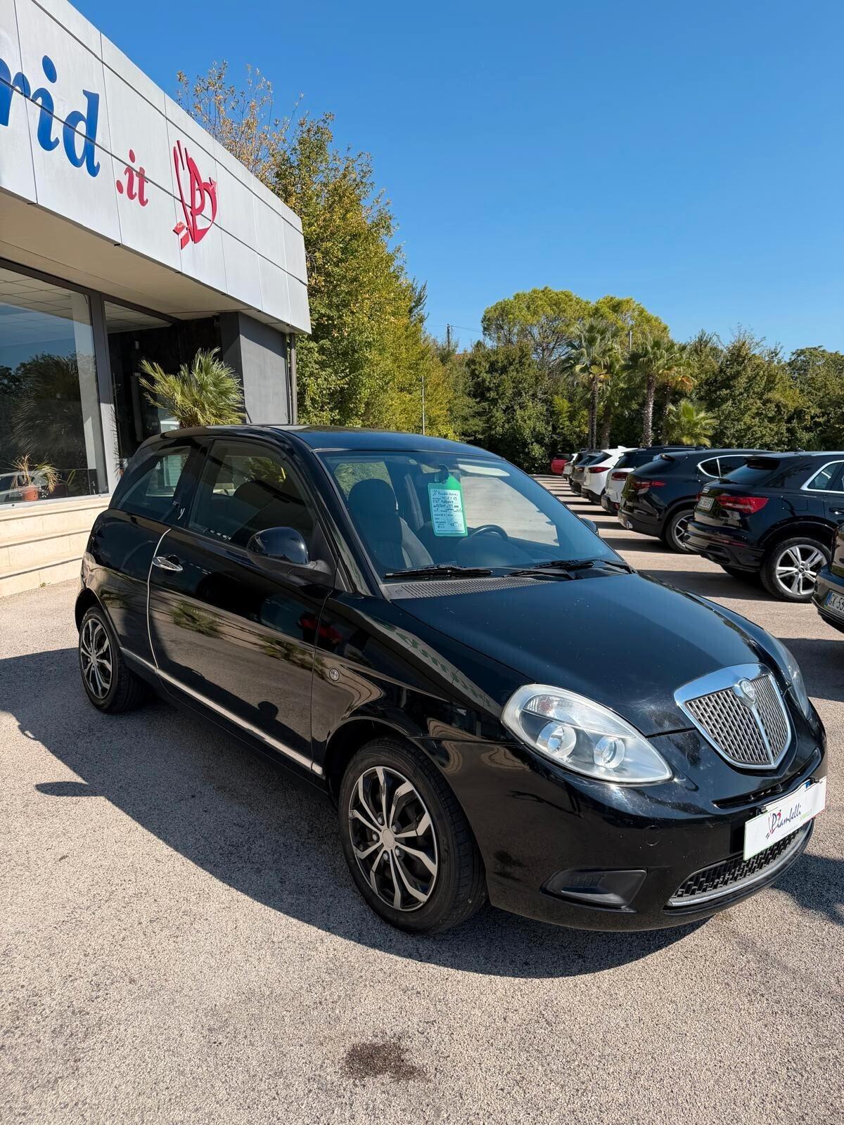 Lancia Ypsilon 1.3 MJT 75 CV Platinum