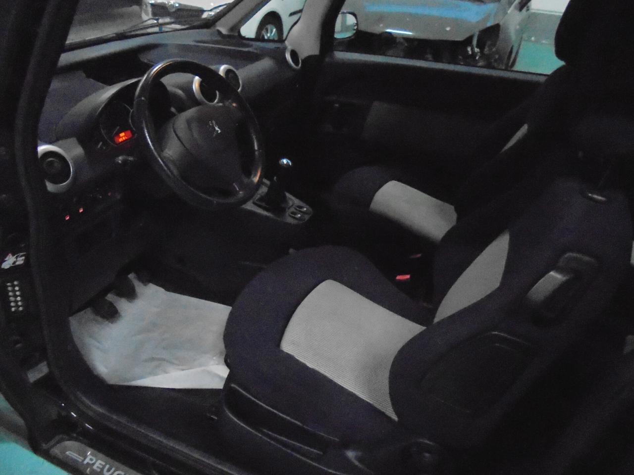 Peugeot 1007 1.4 HDi Sporty