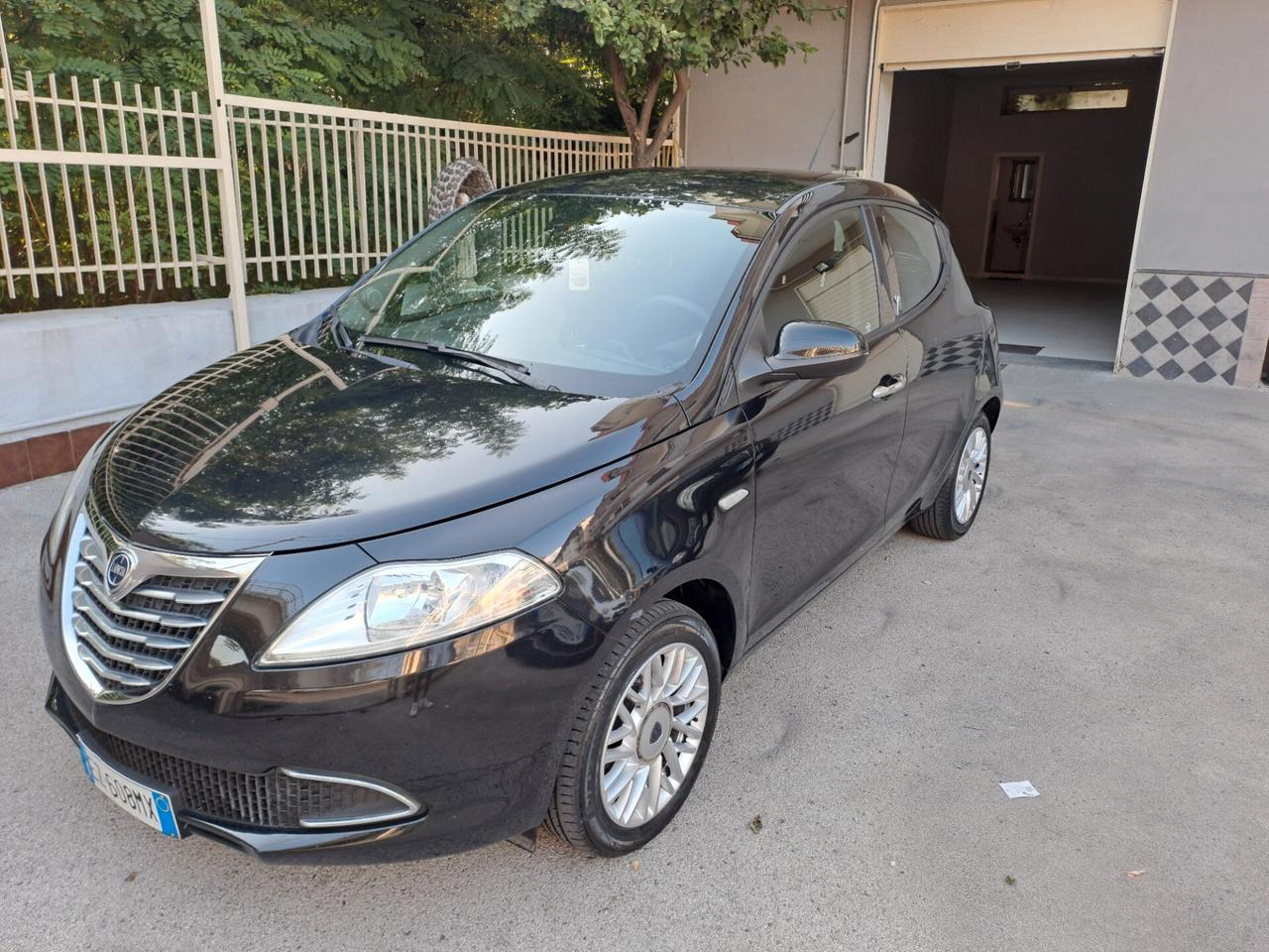 Lancia Ypsilon 1.2 69 CV 5 porte Gold IMP GPL