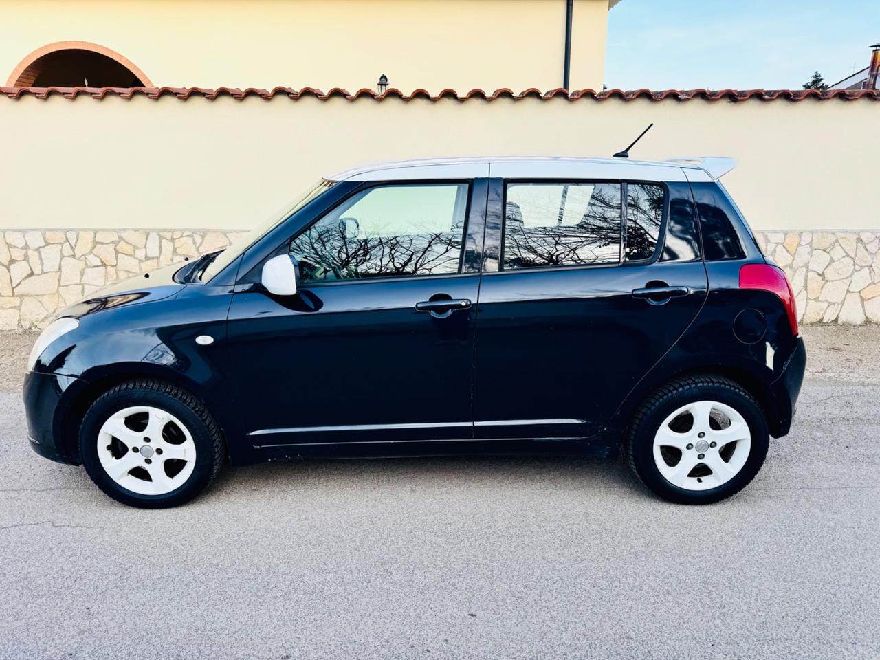 Suzuki Swift 1.3 4x4 5p.