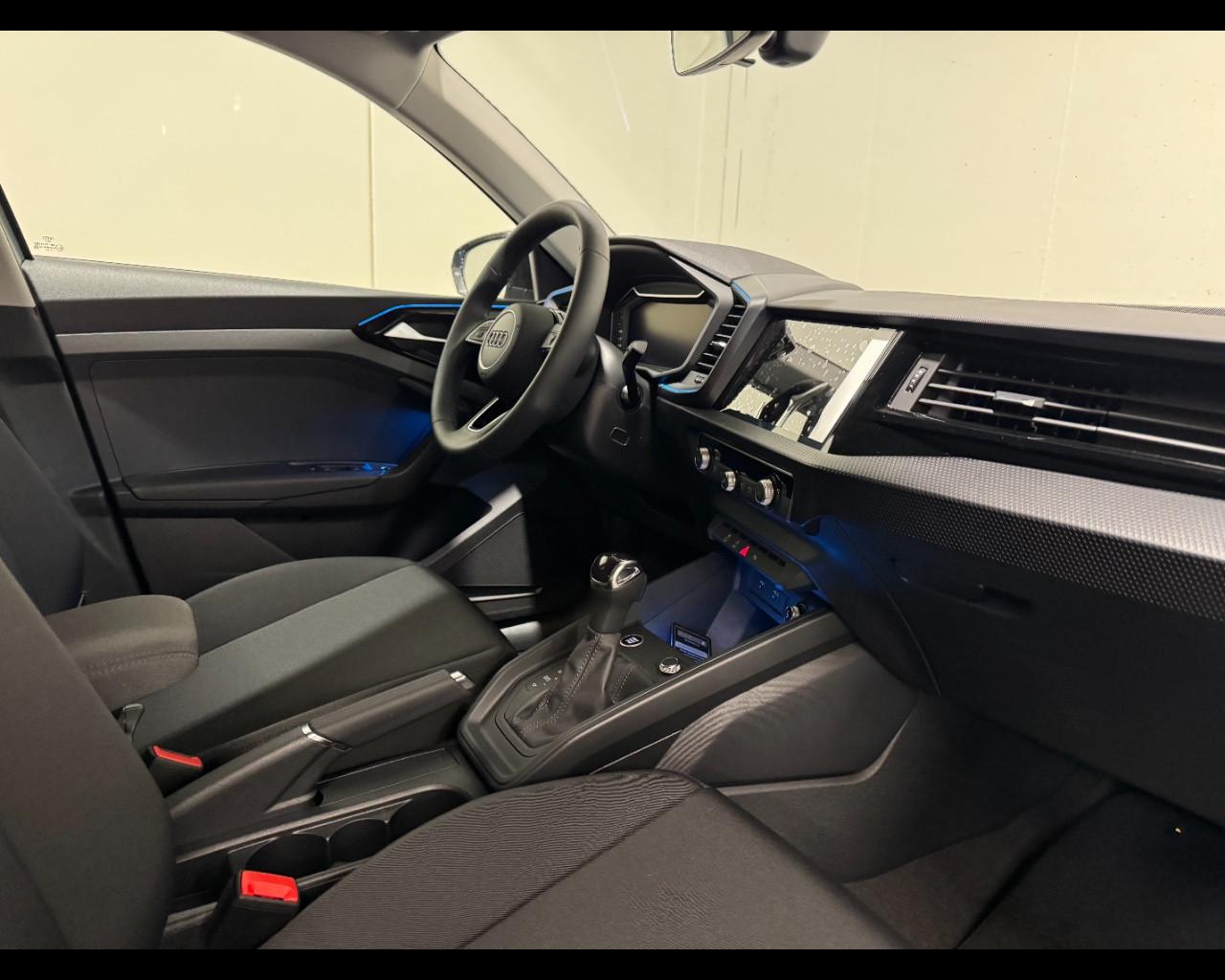 AUDI A1 ALLSTREET 30 TFSI S-TRONIC IDENTITY CONTRAST